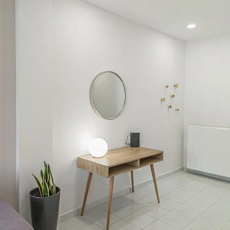 Appartement Fully Renovated In The Centre With Roof Garden! 3 Minutes From The Bus Station And 6 Minutes From The Old Town